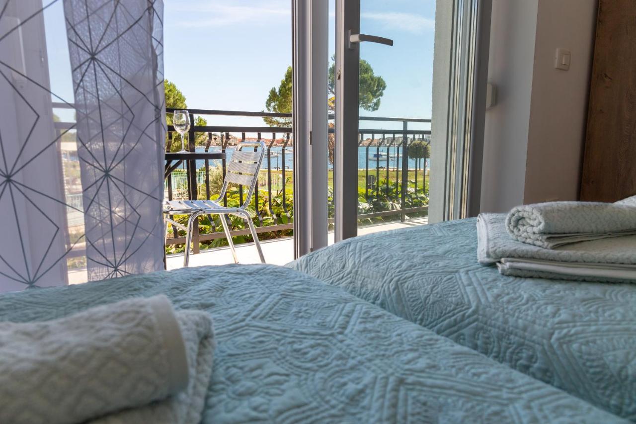 Villa Umag Seafront Exteriör bild